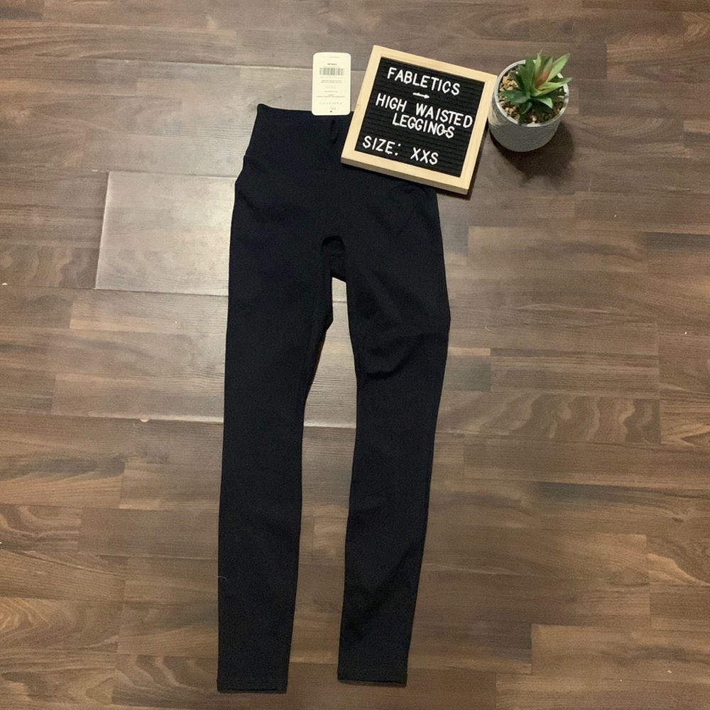 Fabletic’s black high waisted leggings NWT
